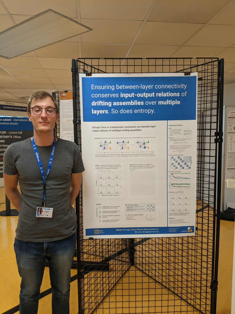 Auch Simon Altrogge stellte sein Forschungsthema bei einer Poster-Session vor.